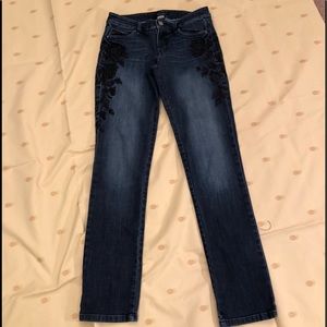 WH/BM Blue Jeans Black Flower Design on Sides-4R